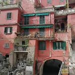 Apartment Small Wonder Tiny Town House *