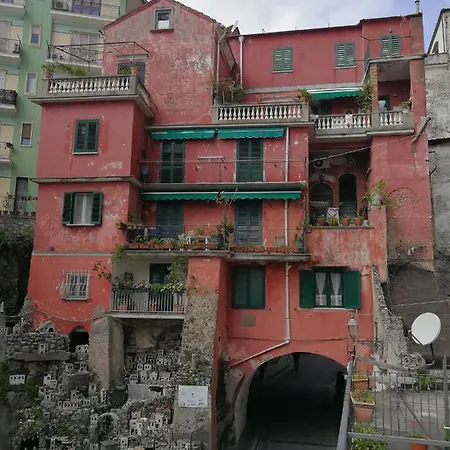 Apartment Small Wonder Tiny Town House