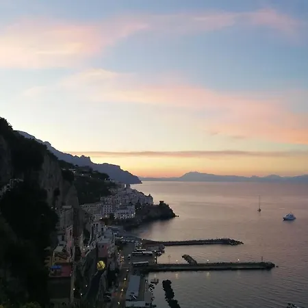 شقة Small Wonder Tiny Town House