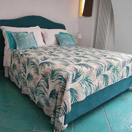 Apartment Small Wonder Tiny Town House *