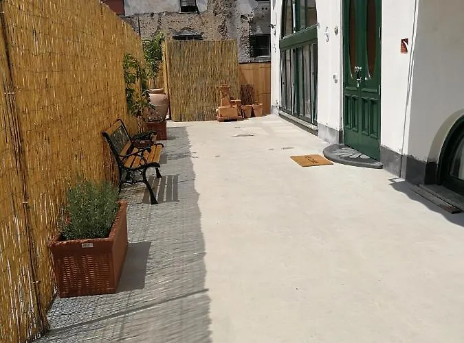 Small Wonder Tiny Town House *