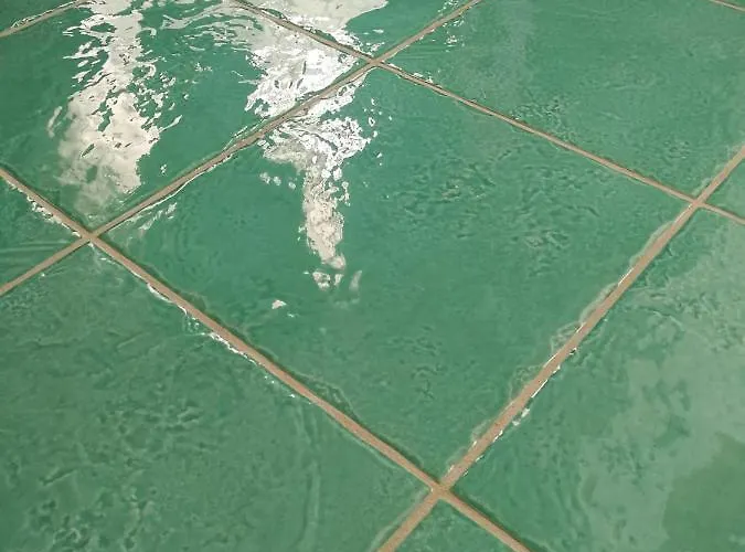 Small Wonder Tiny Town House アパート